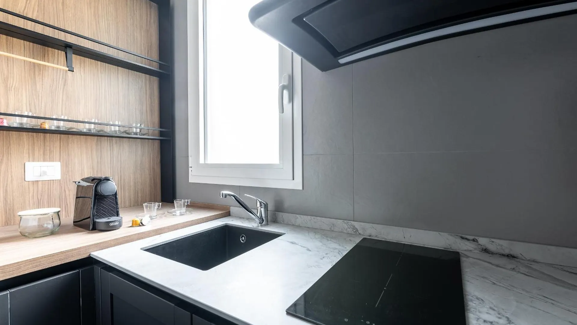 Tartini28 - Lussuoso Bilocale Vicino M3 Dergano Apartment Milan 0*,  Italy